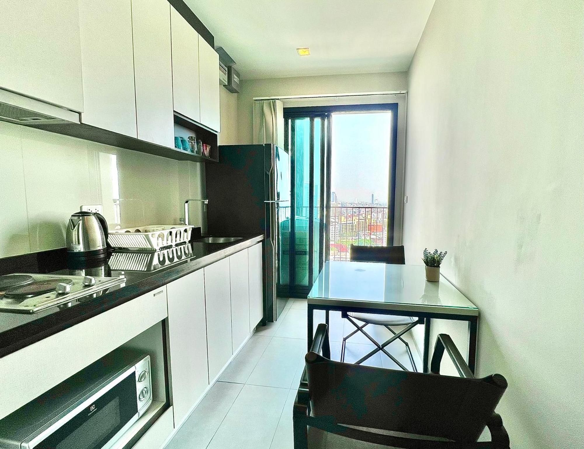 Sea View @the Base Apartemen *